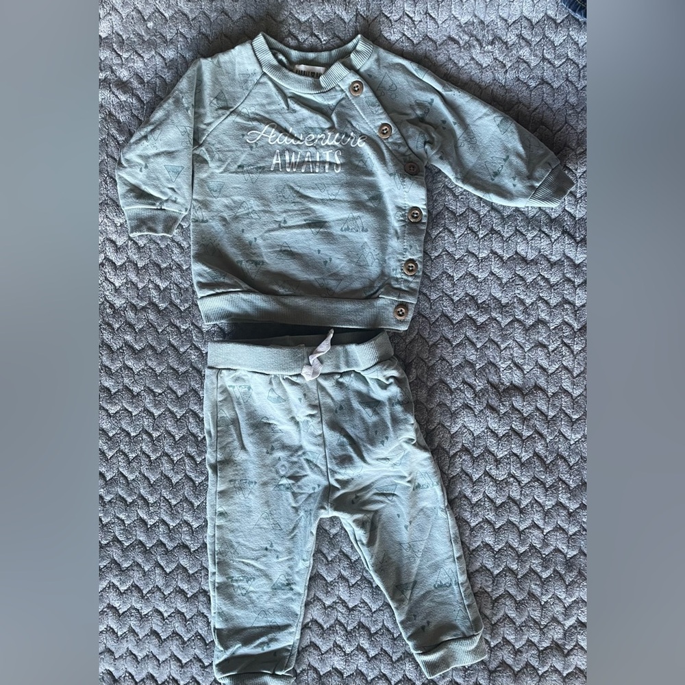 🐻 Rabbit + Bear “Adventure Awaits” 2-Piece Outfit (6–9 Months)